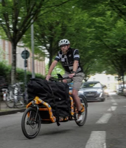 Livraison en cours à Rennes par Anthony des Coursiers Rennais