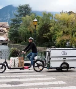 Livraison du dernier kilomètre en cours à Annecy