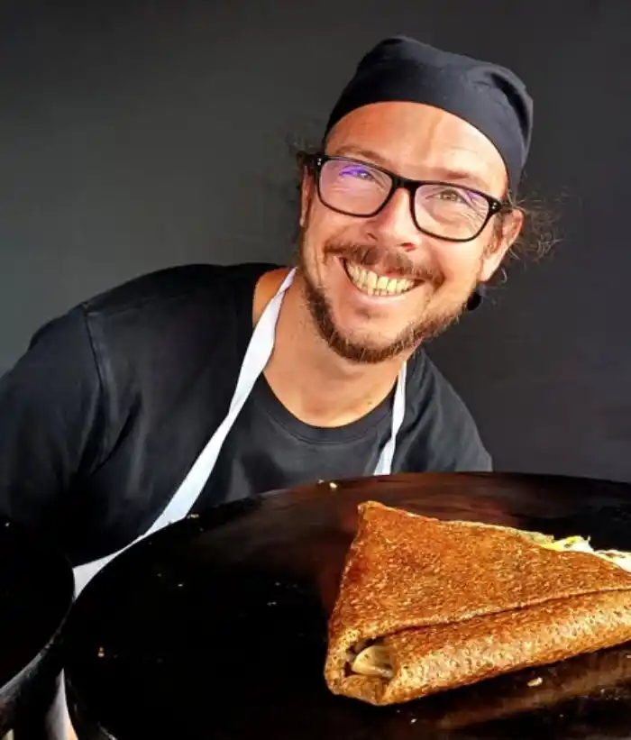 Julien, fondateur et gérant de La Bicy'crêperie