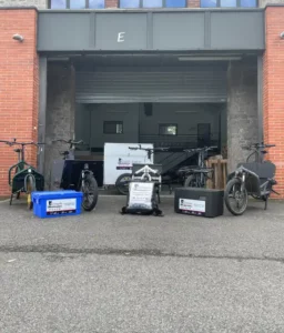 5 des 8 vélos cargos utilisés par l'association "Les Coursiers Dinannais"